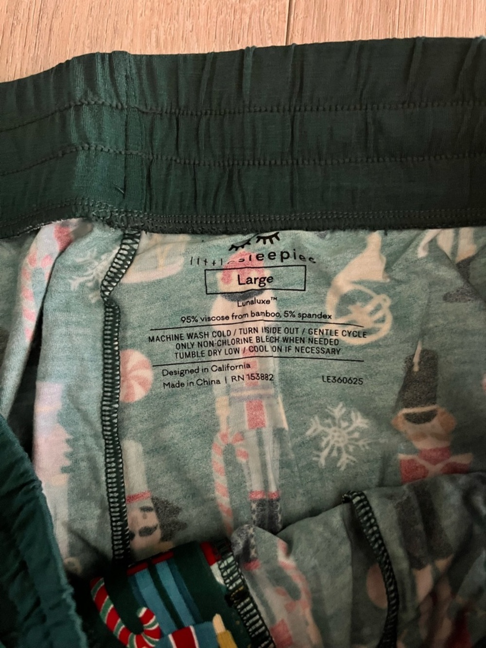 NWT Little Sleepies Men’s Nutcracker Holiday Men’s Bamboo Pajama Pants - Large - Picture 5 of 6